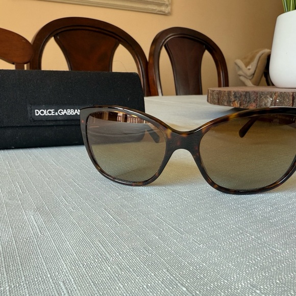 Dolce & Gabbana Tortoise Brown Sunglasses Made in Italy- Polarized - Picture 4 of 16